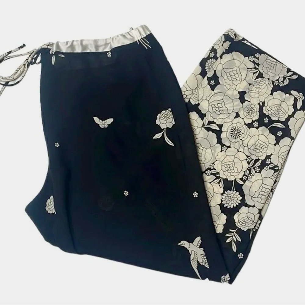 Natori Black and White Floral Patterned Pants